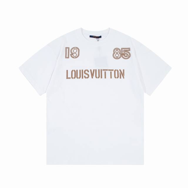 Louis Vuitton 路易威登 1985字母刺绣 大logo标识精致升级 灵感源自八十年代复古刺绣 原版面料 官方同款 短袖t恤 同缸染面料 手感非常舒服