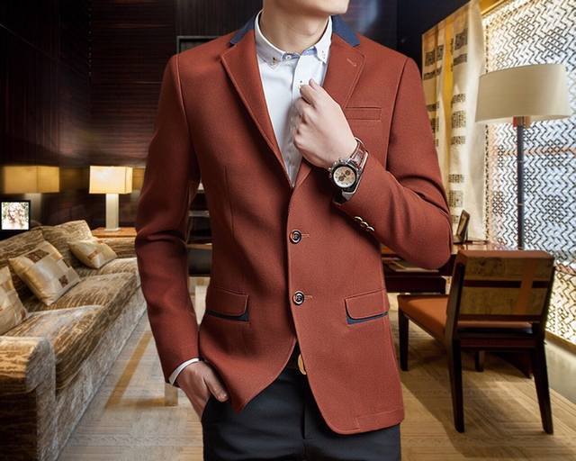 阿玛尼 Armani 新品原单西装上衣 年度最具代表性时尚设计元素 选用进口面料 质地非常好 错过不再有 实穿率极其高 上身非常帅气 时尚男士必备休闲单品之一