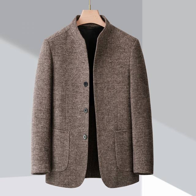 阿玛尼 男士冬季高品双面羊绒大衣 品牌:Arman*I 尺码:M 4Xl 最大可穿210斤. 颜色:卡其 蓝色 灰色 介绍:2022冬季顶级新款男士羊毛羊绒大衣