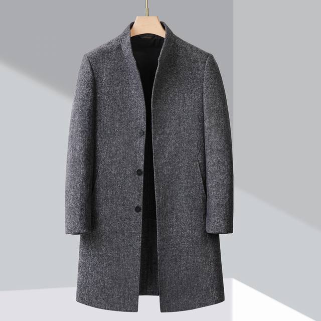 阿玛尼 男士冬季高品双面羊绒大衣 品牌:Arman*I 尺码:M 4Xl 最大可穿210斤. 颜色:黑色 灰色 介绍:2022冬季顶级新款男士羊毛羊绒大衣 纯手