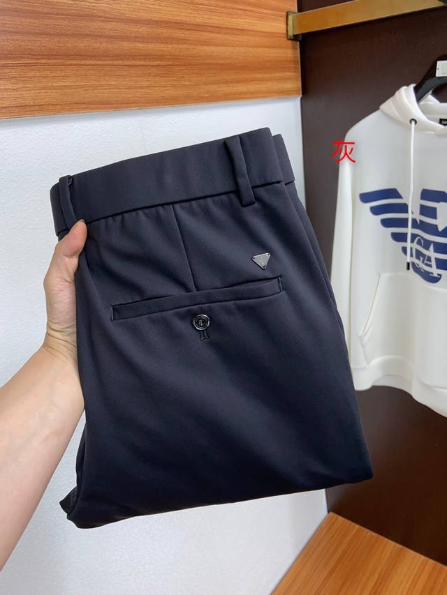 支持年后 Tb 2023Sf 最新定制石墨烯面料休闲西裤 石墨烯面料是一种主要用于服装领域的新型多功能面料 可用于西装 西裤等高档服装的生产制作 婴幼服饰 家居
