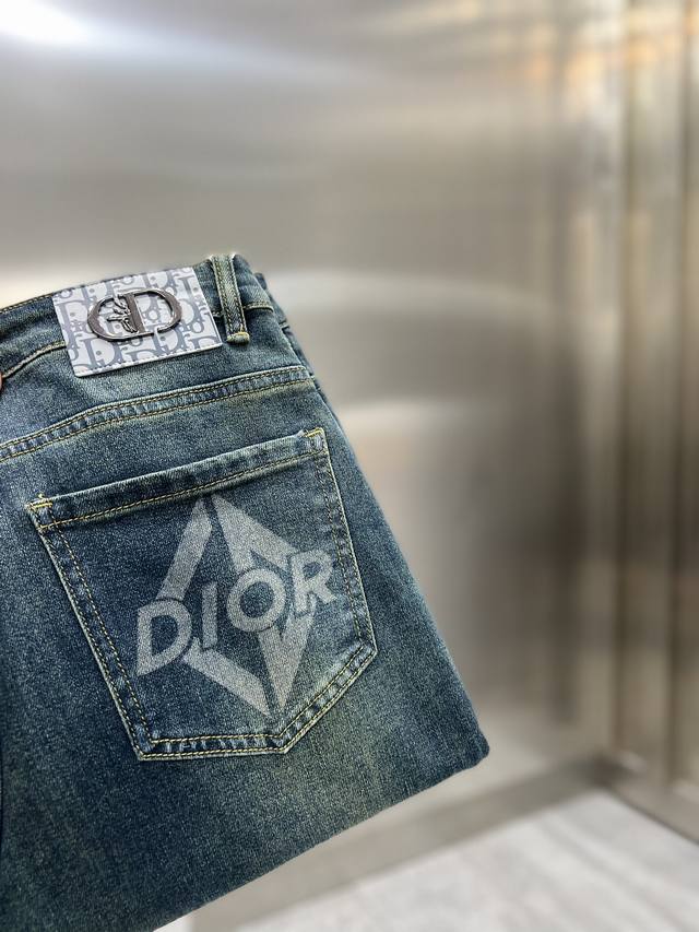支持年后退换 支持年后 Dior 迪奥 秋冬新品 三标齐全 牛仔裤 好货不用过多介绍 看细节 专柜码数 29-38 175 140上身31码 28