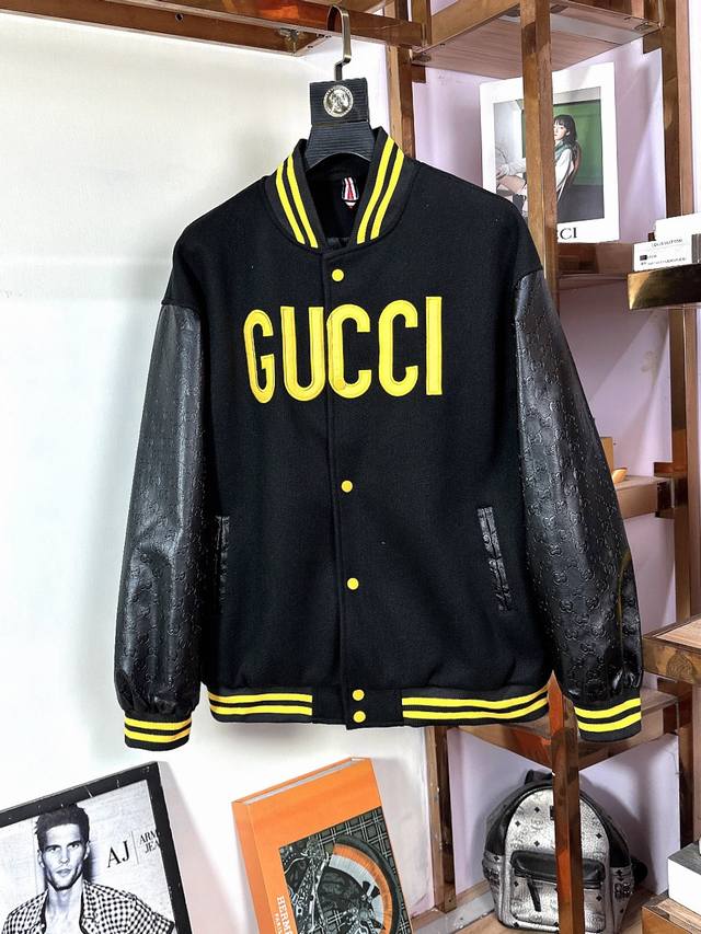支持年后退换 Gucci 古奇 新款时尚夹克外套 格调型的极简主义,经典式夹克外套.为时尚潮流平添风采. 做工要求极高 轻微的偏差就会报废整件衣服 客供工标识l
