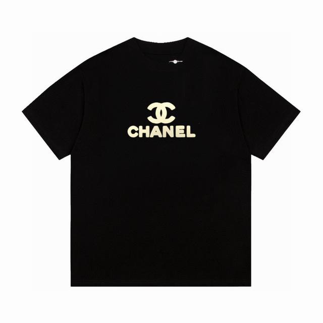 Chanel 香奈儿限定立体植绒logo休闲短袖t恤 - 颜色 图片色 - 尺码 S M L Xl - 面料: 采用280G双纱棉面料