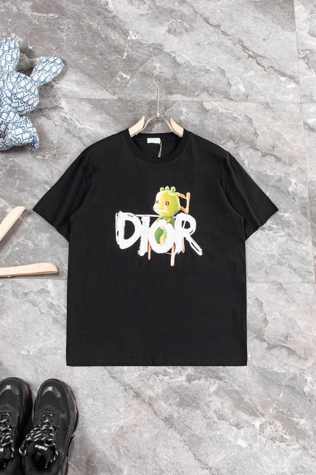 New# 迪奥 Dior 2024Ss春夏圆领短袖t恤 贸易公司订单，进口100%棉面料，以天然植物纤维提炼出来，手感柔软，穿着舒适，完全不易有刺激皮肤，这样的