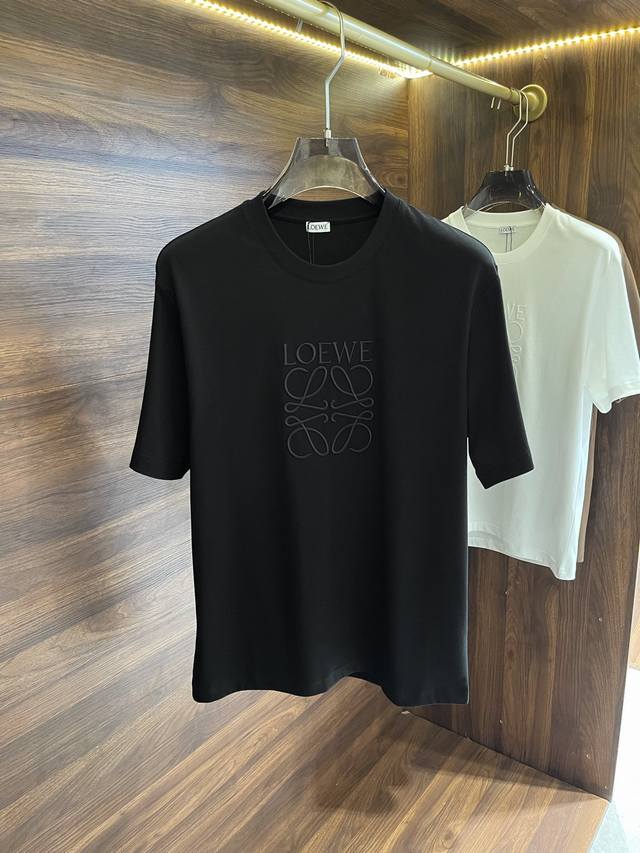 New# Loewe 罗意威 2024专柜经典新款短袖t恤，定制原版面料，胸前精致密织刺绣图案字母logo，简约百搭款，面料棉 不仅挺括，而且版型超赞，保持潮流
