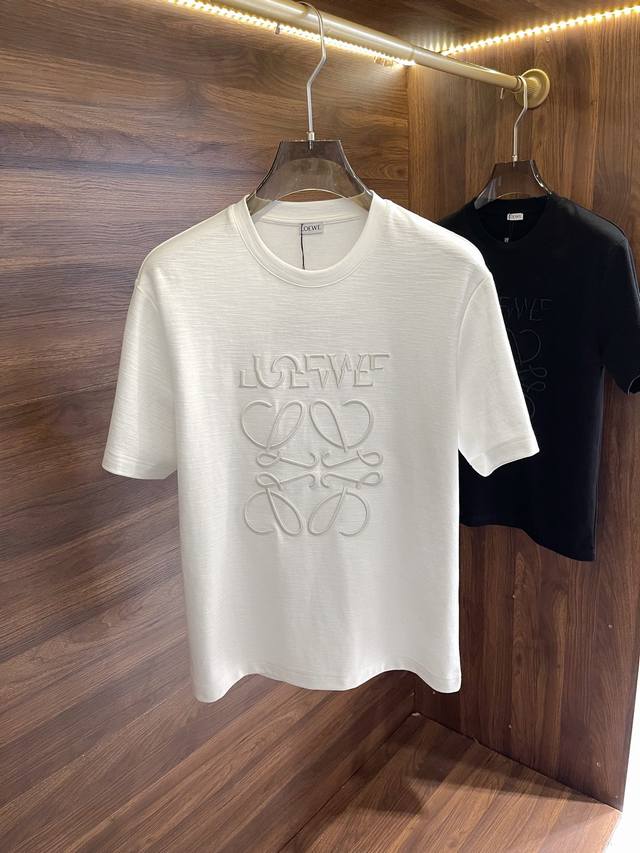 New# Loewe 罗意威 2024专柜新款短袖t恤，定制原版面料，胸前精致密织刺绣图案字母logo，简约百搭款，面料棉 不仅挺括，而且版型超赞，保持潮流的廓