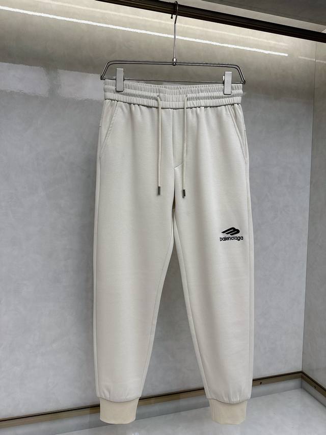 巴宝莉 2024早春新款休闲裤！官网同步发售。品牌经典logo休闲裤，定制面料，舒适度极好，手触感 烈。辦识度极高，完美品相工艺。尺码：M-3Xl