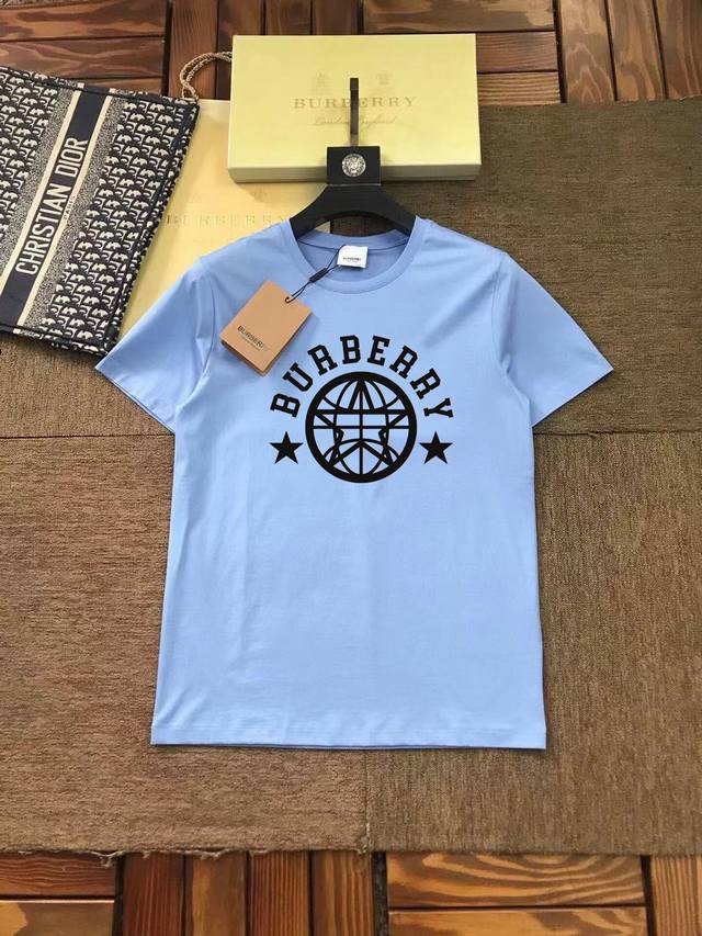 Bbr巴宝莉 男士短袖t恤、系列领先2024Ss最为主题男款印花字母logo、客供专柜新疆双丝光面料、柔软舒适、辅料齐全 码数：M 3Xl白色，黑色，灰蓝