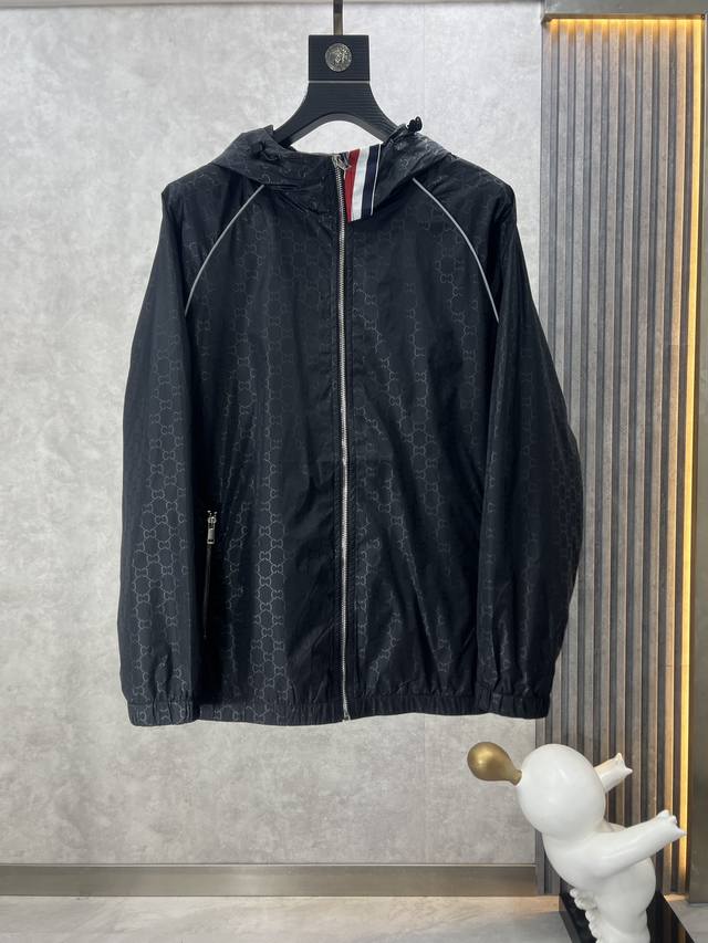 Gucci 古奇 官网同款，提前发售 2024Ss开春新款男士夹克外套，原单三标齐全高端版本 专柜定制面料 透气舒适度高，细节无可挑剔，品牌元素设计理念，体现高