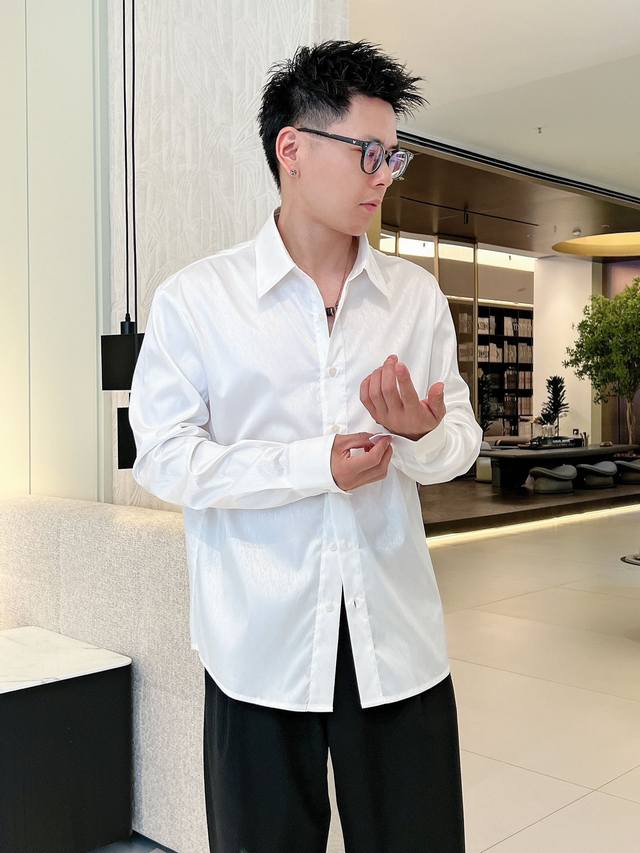 Dior 刺绣字母领衬衫 Colour：黑色 白色 Size：44-52